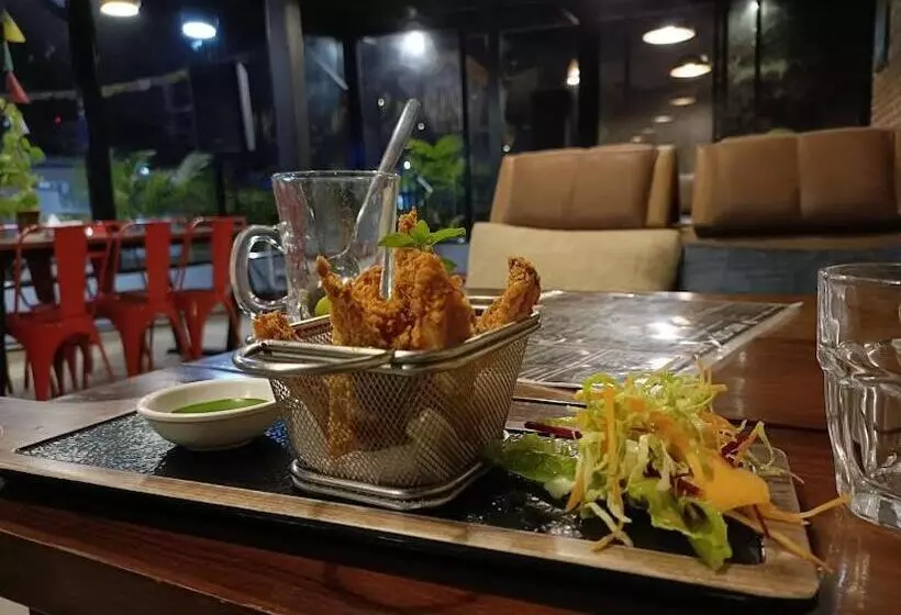 هتل Chubasha Chautara
