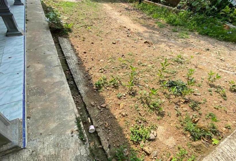 Szálloda Spot On 93527 Agus Kostel Syariah