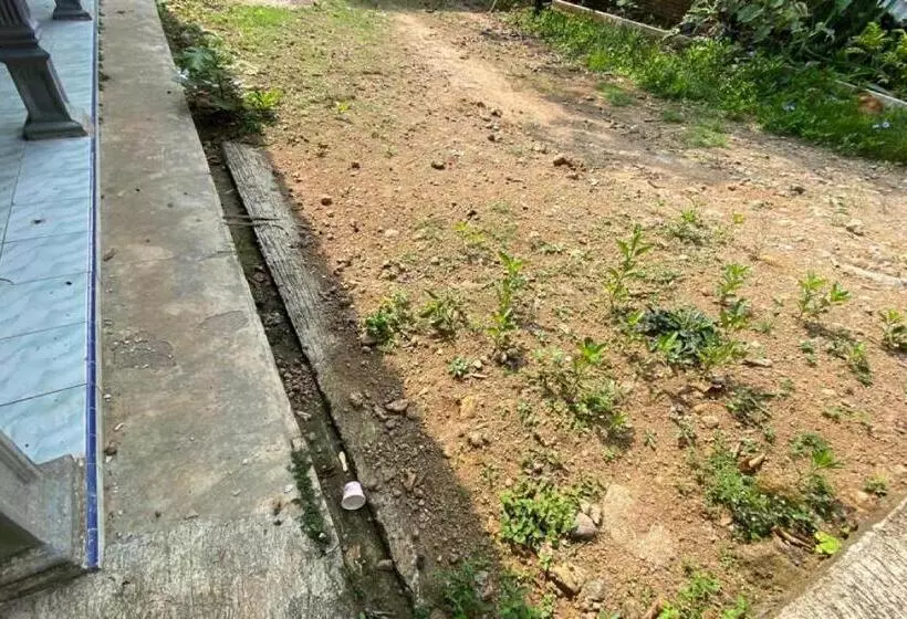 Hotelli Spot On 93527 Agus Kostel Syariah