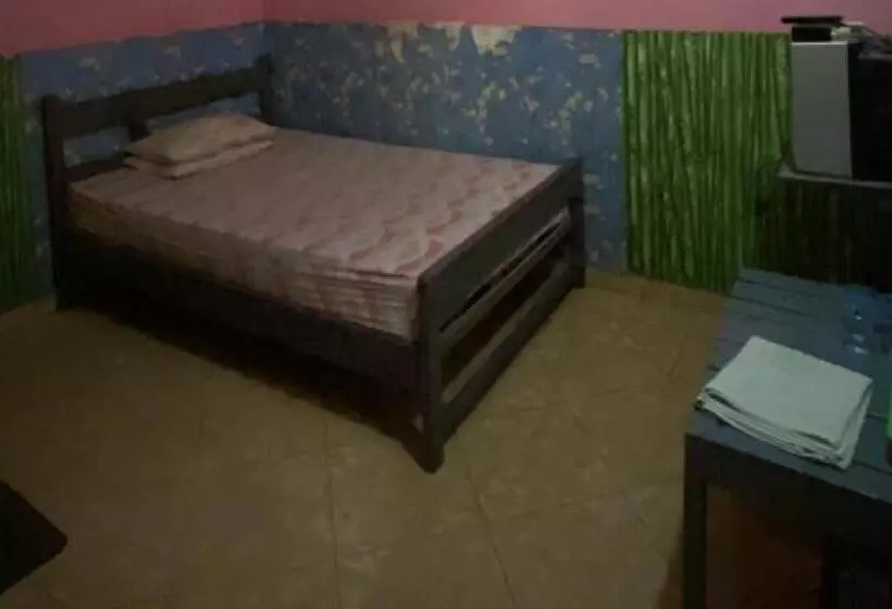 Hotelli Spot On 93527 Agus Kostel Syariah