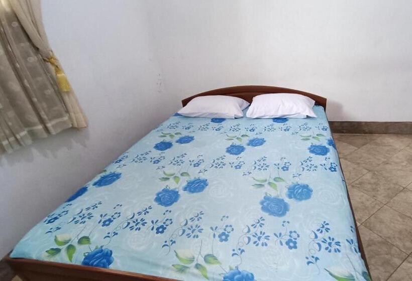 Szálloda Spot On 93527 Agus Kostel Syariah