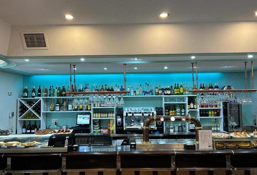 ペンション Hostal Restaurante Posada Del Duque