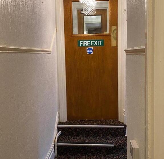 ペンション Villa Guest House