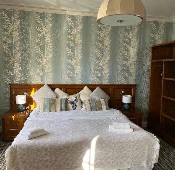 تختخواب و صبحانه The Castle Tavern Richmond