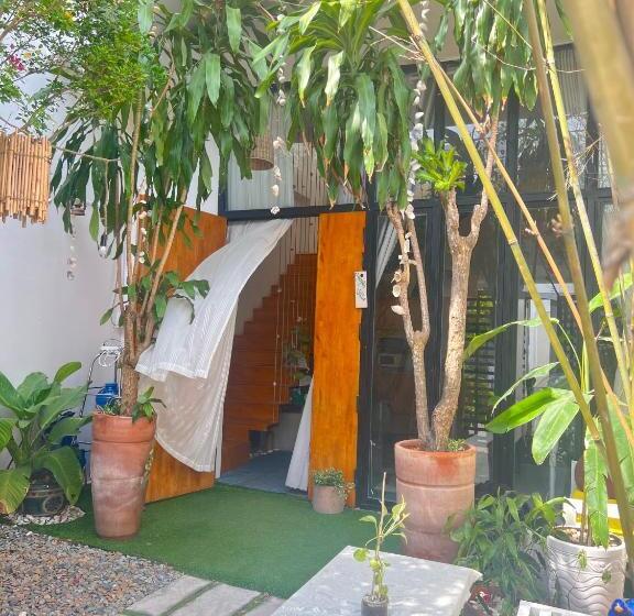 تختخواب و صبحانه Nguyễn Villa