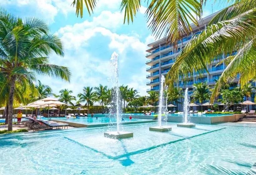 Blue Sky & Villas Beach Resort