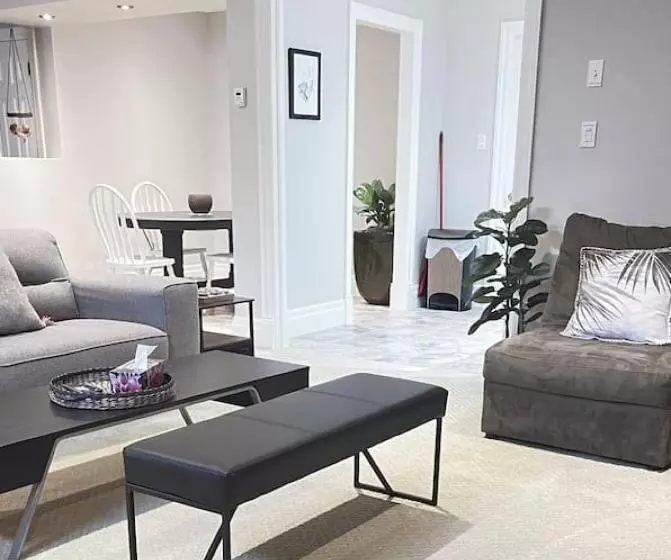 ホテル Farmhouse Apartment Guelph Elora