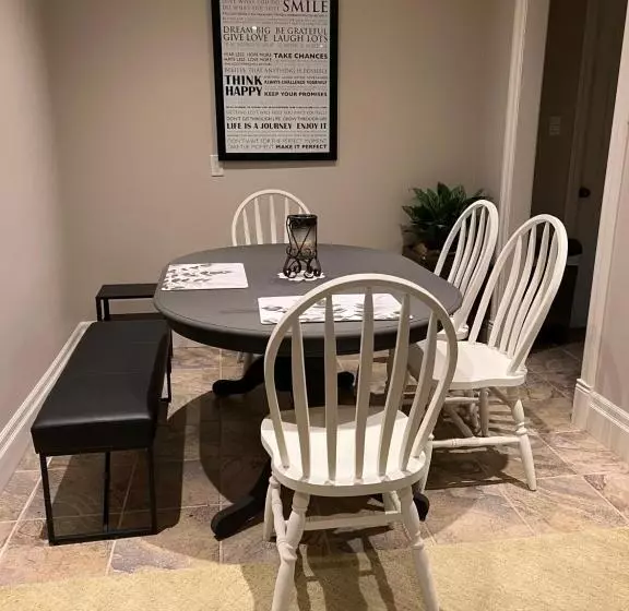 ホテル Farmhouse Apartment Guelph Elora