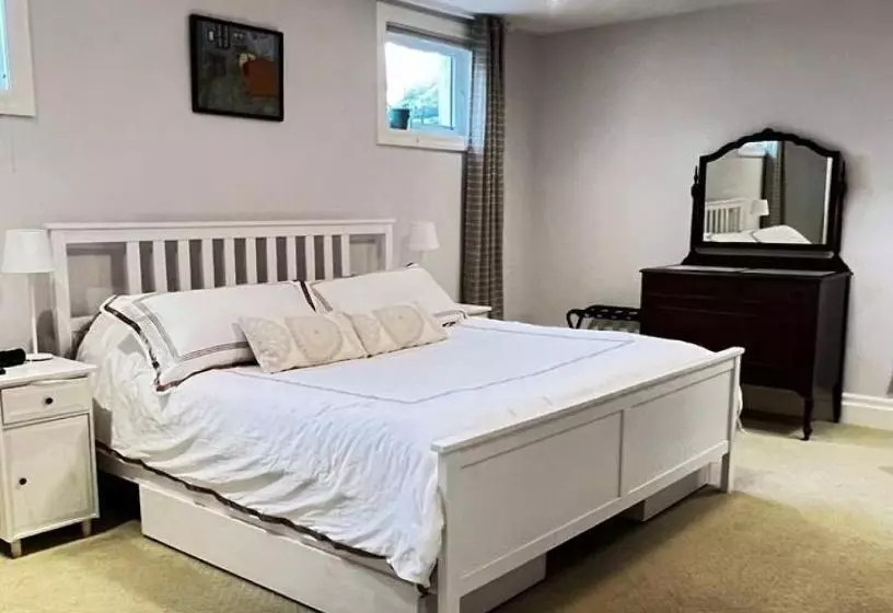 ホテル Farmhouse Apartment Guelph Elora
