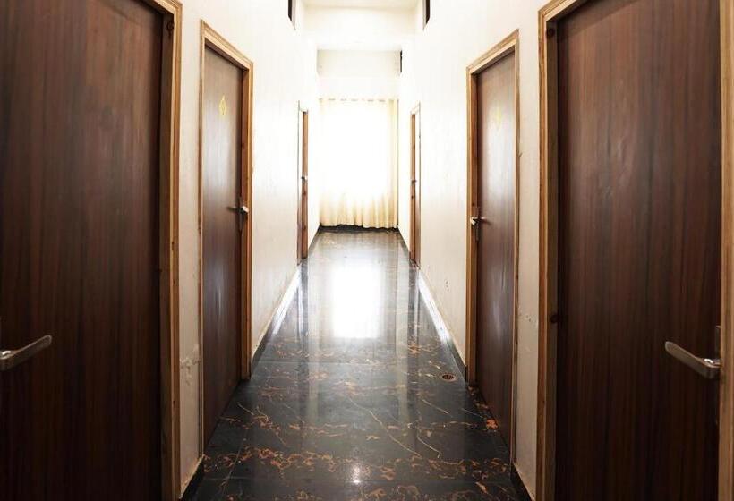 호텔 Oyo 82038 R G Farm House