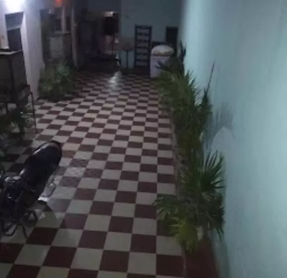 ホテル Prince Tourist Lodge,fatehpur Sikri