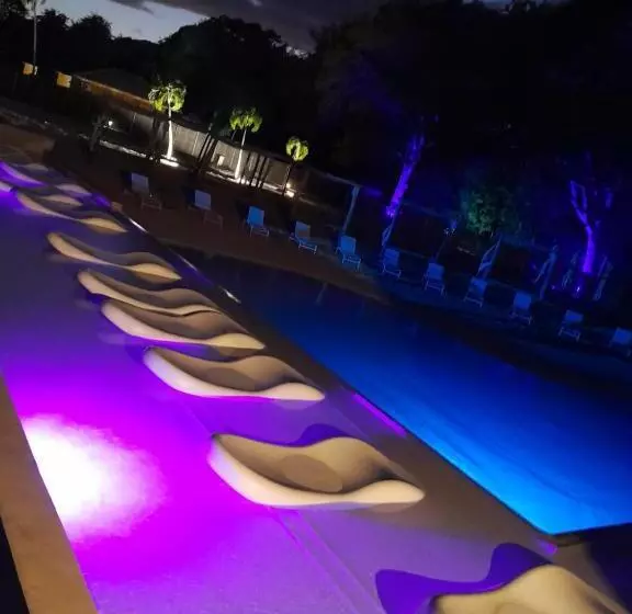 Manbana 320 Residence Kawann