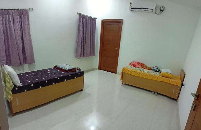 Mmr Luxurious Girls Pg And Hostel