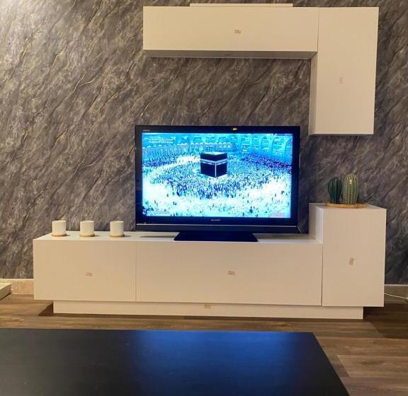 膳宿费 استديو غرفه بأثاث مريح