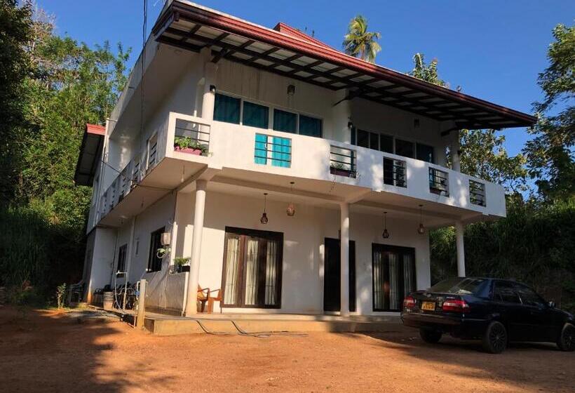 פנסיון Fairline Gardens Hiriketiya