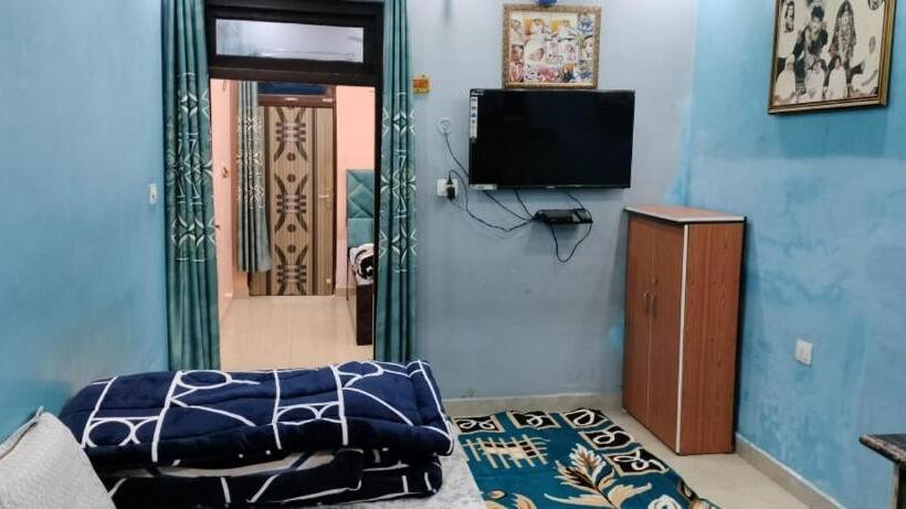 بنسيون Priyamvada Family Homestay