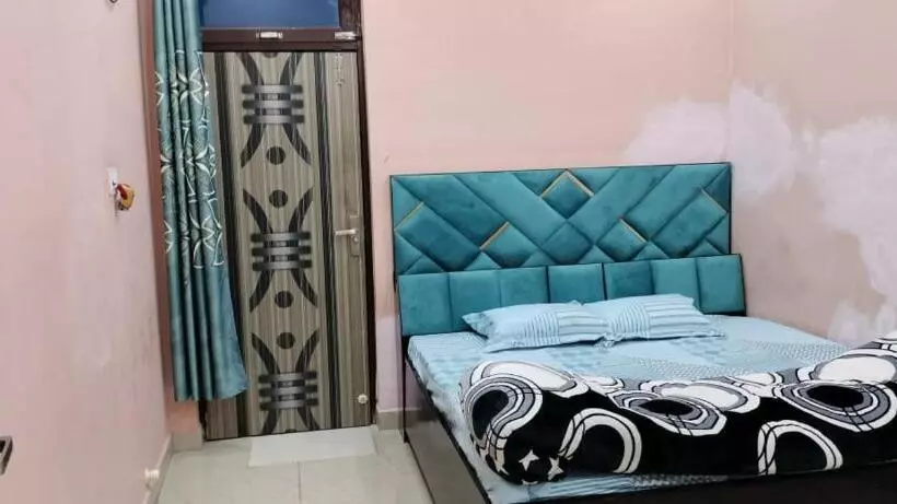ペンション Priyamvada Family Homestay