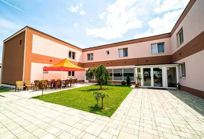 Rk Hotel Ghimbav