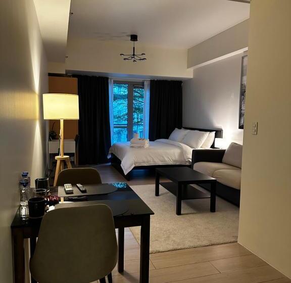 81 Newport Blvd Cluster 4 Unit B 3rd Flr By Rechelle Nunag