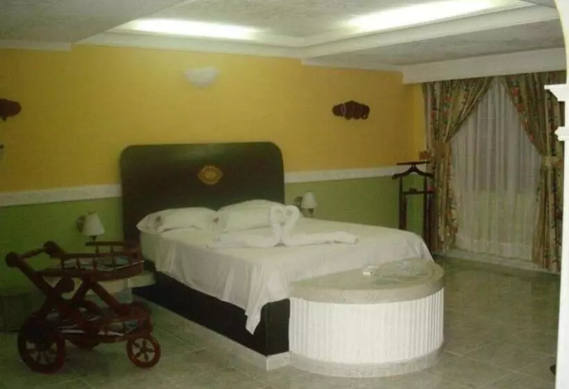 Aparta Hotel Plenitud