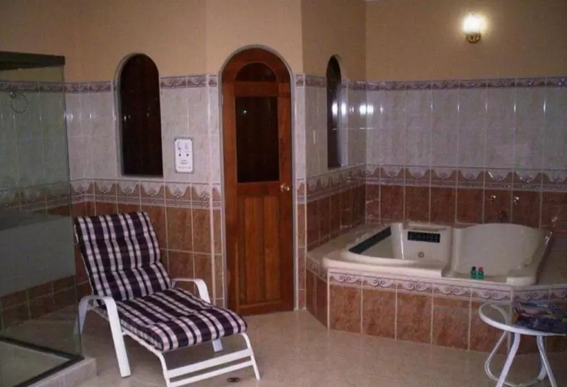 Aparta Hotel Plenitud