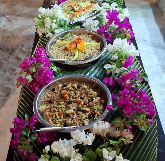 هتل Fulidhoo Hathaa Retreat