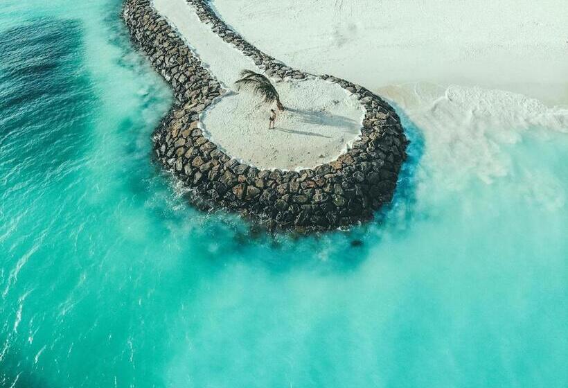 هتل Fulidhoo Hathaa Retreat