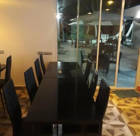 هتل Fulidhoo Hathaa Retreat