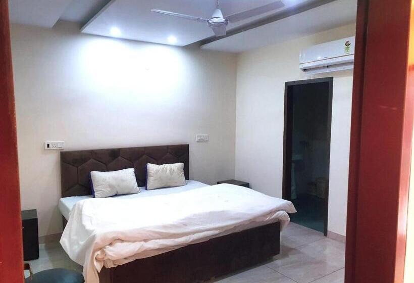 Hotelli Grand Park, Zirakpur