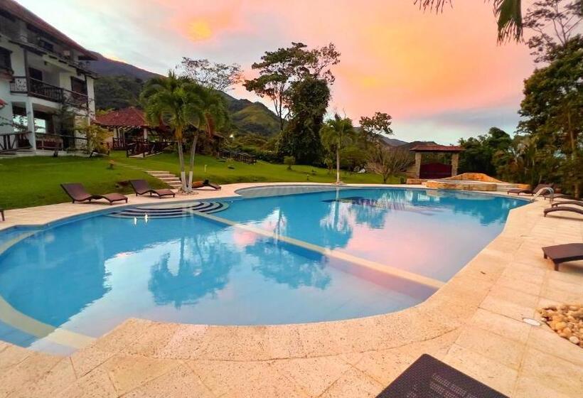 Hotel Kamelot Colonial