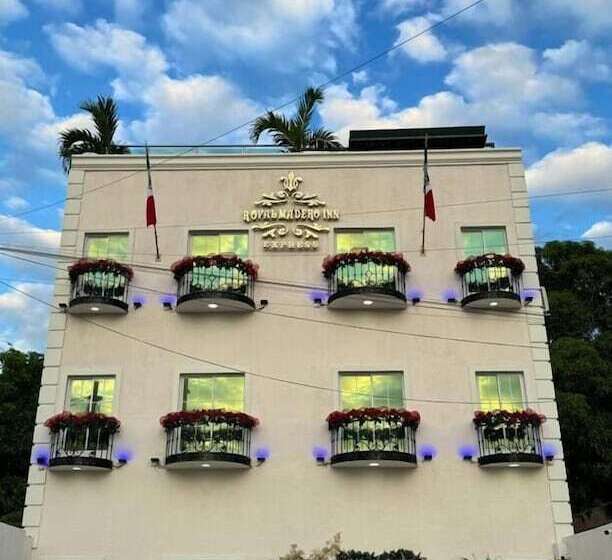Отель Royal Madero Inn Express