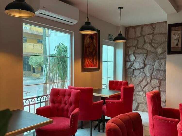 Отель Royal Madero Inn Express