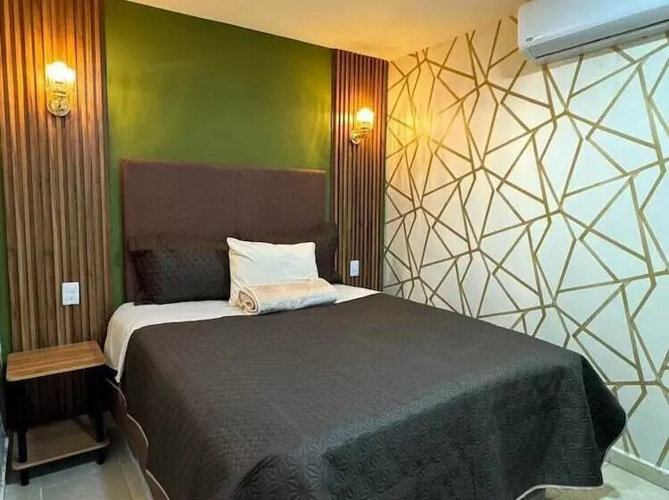 هتل Royal Madero Inn Express