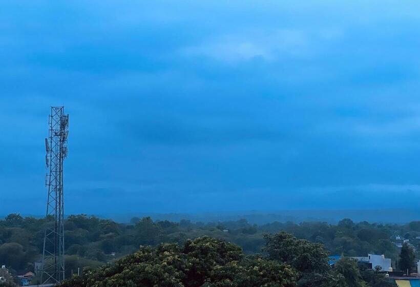 ホテル The Grand Narmada