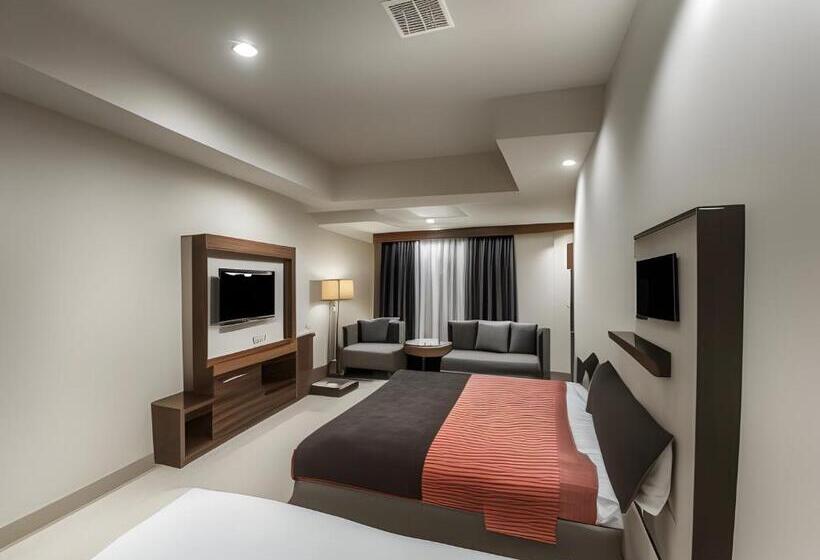 ホテル The Grand Narmada