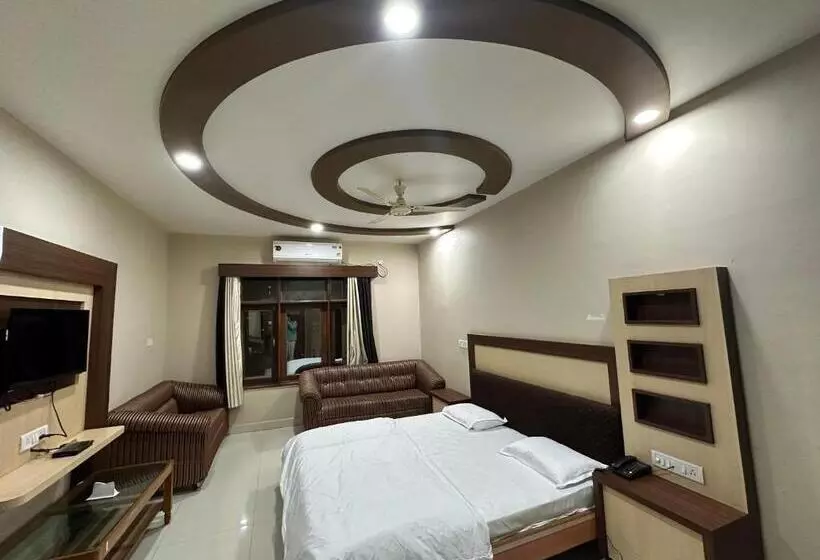 ホテル The Grand Narmada