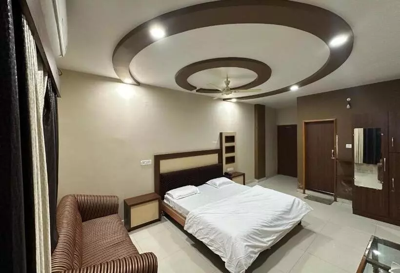 ホテル The Grand Narmada