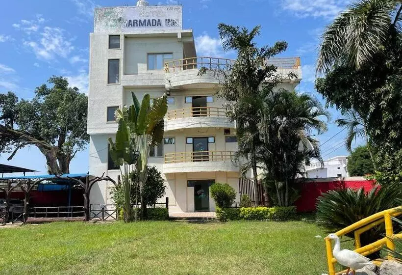 ホテル The Grand Narmada