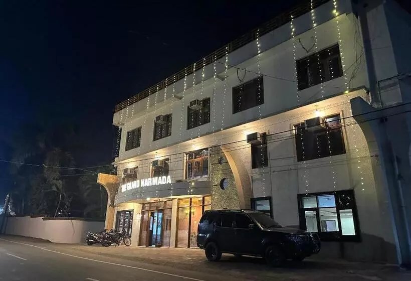 ホテル The Grand Narmada