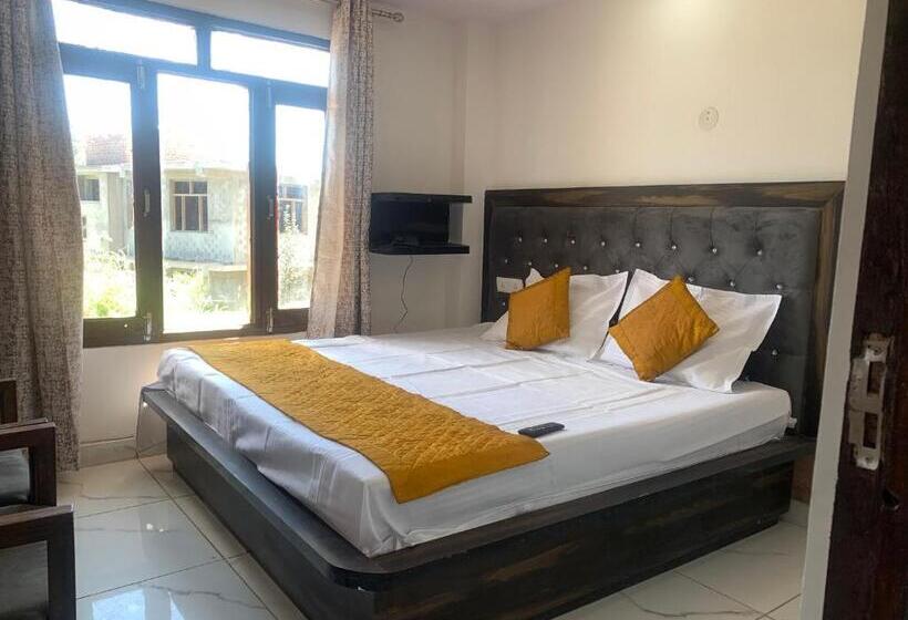 Kufri Hotel Beercastle