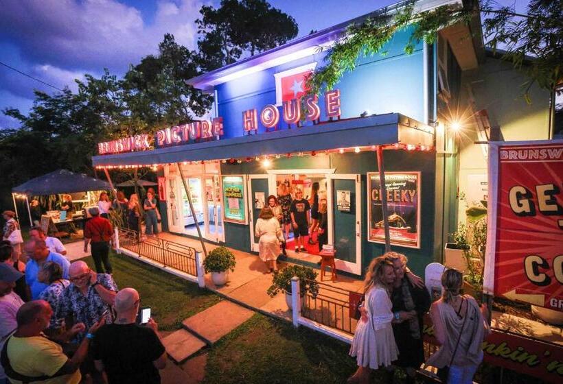 بنسيون Brunswick Riverfront Guest House