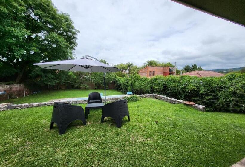 פנסיון Las Pircas 182