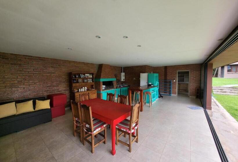 פנסיון Las Pircas 182