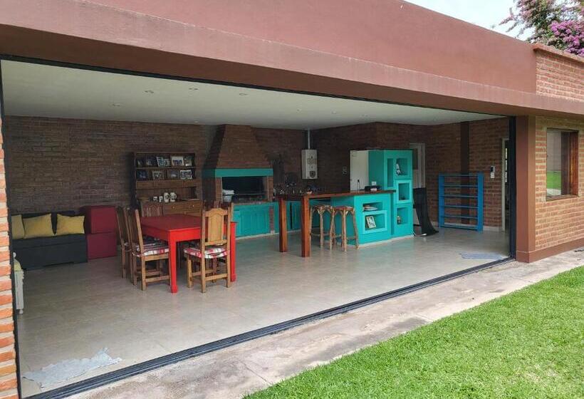 פנסיון Las Pircas 182