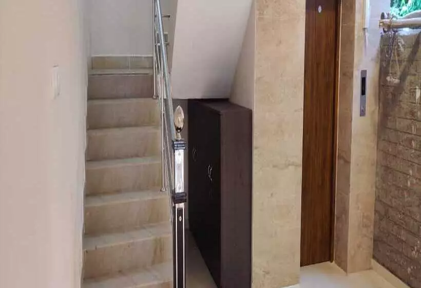 پانسیون Yoga Inn