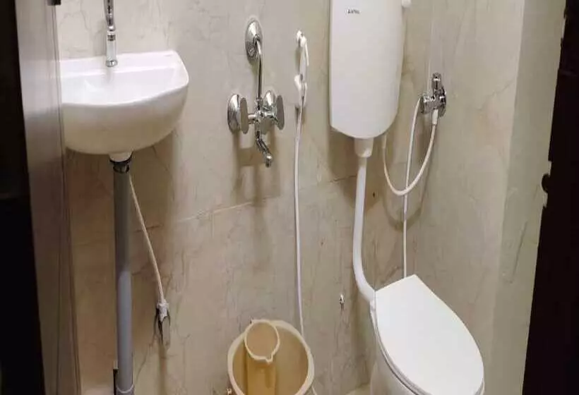پانسیون Yoga Inn