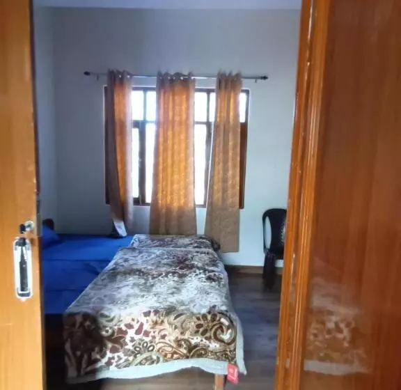 ベッドアンドブレックファースト Him Aaranya Home Stay Shimla