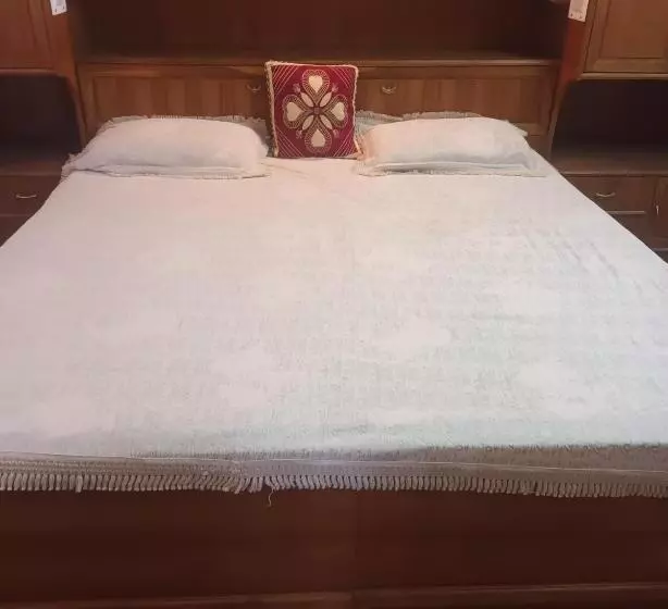 ベッドアンドブレックファースト Him Aaranya Home Stay Shimla