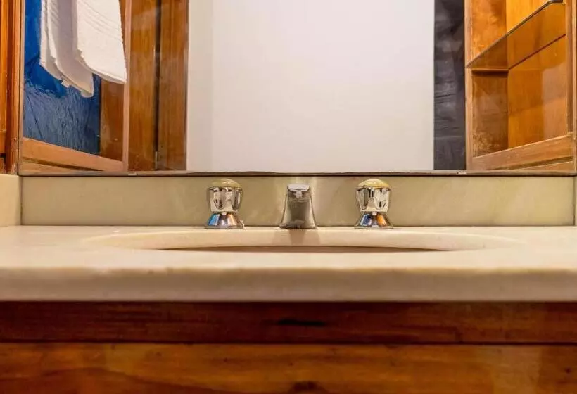 Casa Roble   B&b