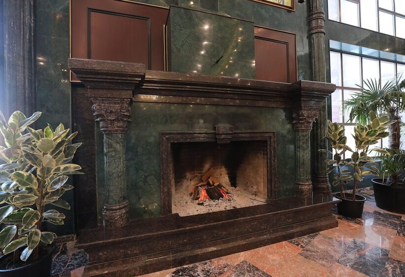 Eighty Eight Deluxe Hotel & Spa